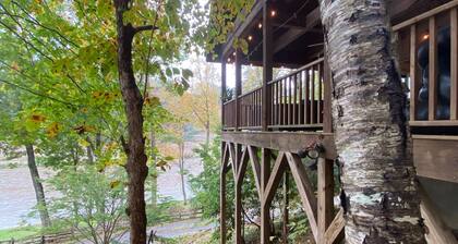 10 Star River Front Retreat - Water Sports, Hiking, Campfires by the River