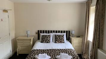 Standard Double Room | Iron/ironing board, bed sheets