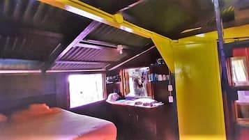 Standard Cabin (Taj Mahal) | Private kitchenette