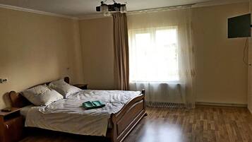 2 dormitorios, escritorio, sistema de insonorización