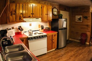 冰箱、微波炉、烤箱、炉灶