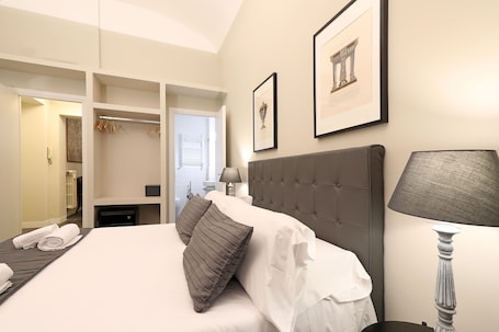 Chambre Double Supérieure | Articles gratuits dans le mini-bar, coffres-forts dans les chambres
