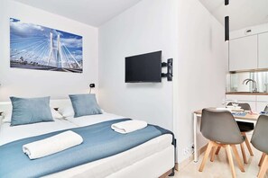 1 slaapkamer, een strijkplank/strijkijzer, wifi, beddengoed