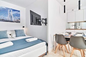 1 bedroom, iron/ironing board, WiFi, bed sheets