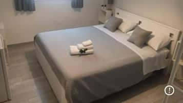 1 dormitorio, escritorio, wifi gratis y ropa de cama
