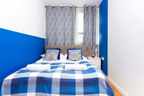 1 bedroom, iron/ironing board, WiFi, bed sheets - Al. Jana Pawła II 20 | Near Rondo ONZ | Warsaw (Warszawa)