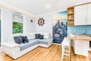 Téléviseur, bureau