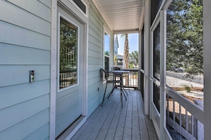 Outdoor dining - Coastal Port St Joe Getaway w/ Pool & Beach Access (Port St. Joe)
