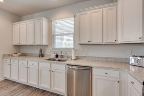 Fridge, microwave, stovetop, dishwasher - Coastal Port St Joe Getaway w/ Pool & Beach Access (Port St. Joe)