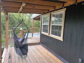 Terrace/patio - Lake Side Tiny home in Punta Gorda, Florida (Punta Gorda)