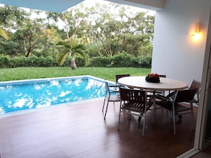 Outdoor dining - Villa with private pool, spacious ground floor, garden area (San Francisco)