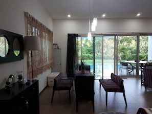 Interior - Villa with private pool, spacious ground floor, garden area (San Francisco)