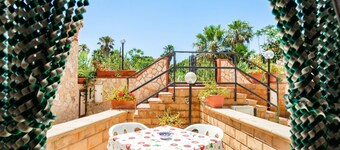 GuestHost - Kartibubbo Village Experience