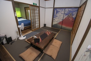 House | 4 bedrooms, free WiFi