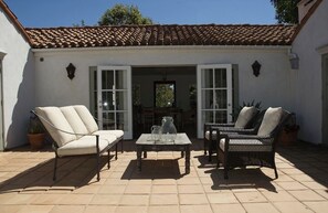Terrace/patio - Santa Barbara Mediterranean (Carpinteria)