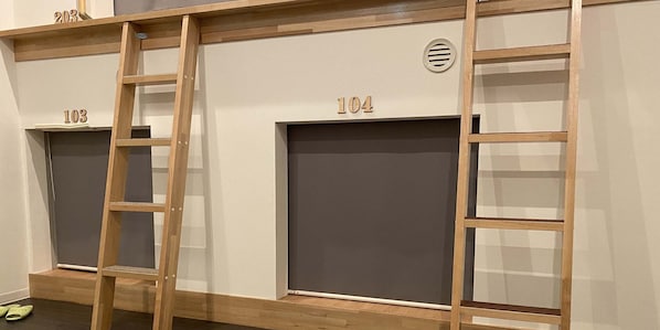 Dormitorio compartido (1 Double Bed) | Tabla de planchar con plancha, wifi gratis, ropa de cama