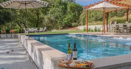 Family Fun in Glen Ellen: Pool, Hot Tub & Pickleball!