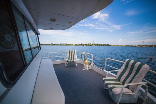Happy’s Houseboat Key West