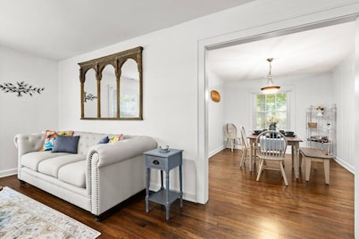 Kennesaw Cottage • Walk Downtown • Dog Friendly
