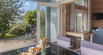 Broadpath, Great Field Lodges - a lodge that sleeps 2 guests in 1 bedroom