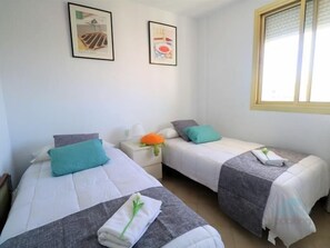 2 sovrum, strykjärn/strykbräda, internet och sängkläder