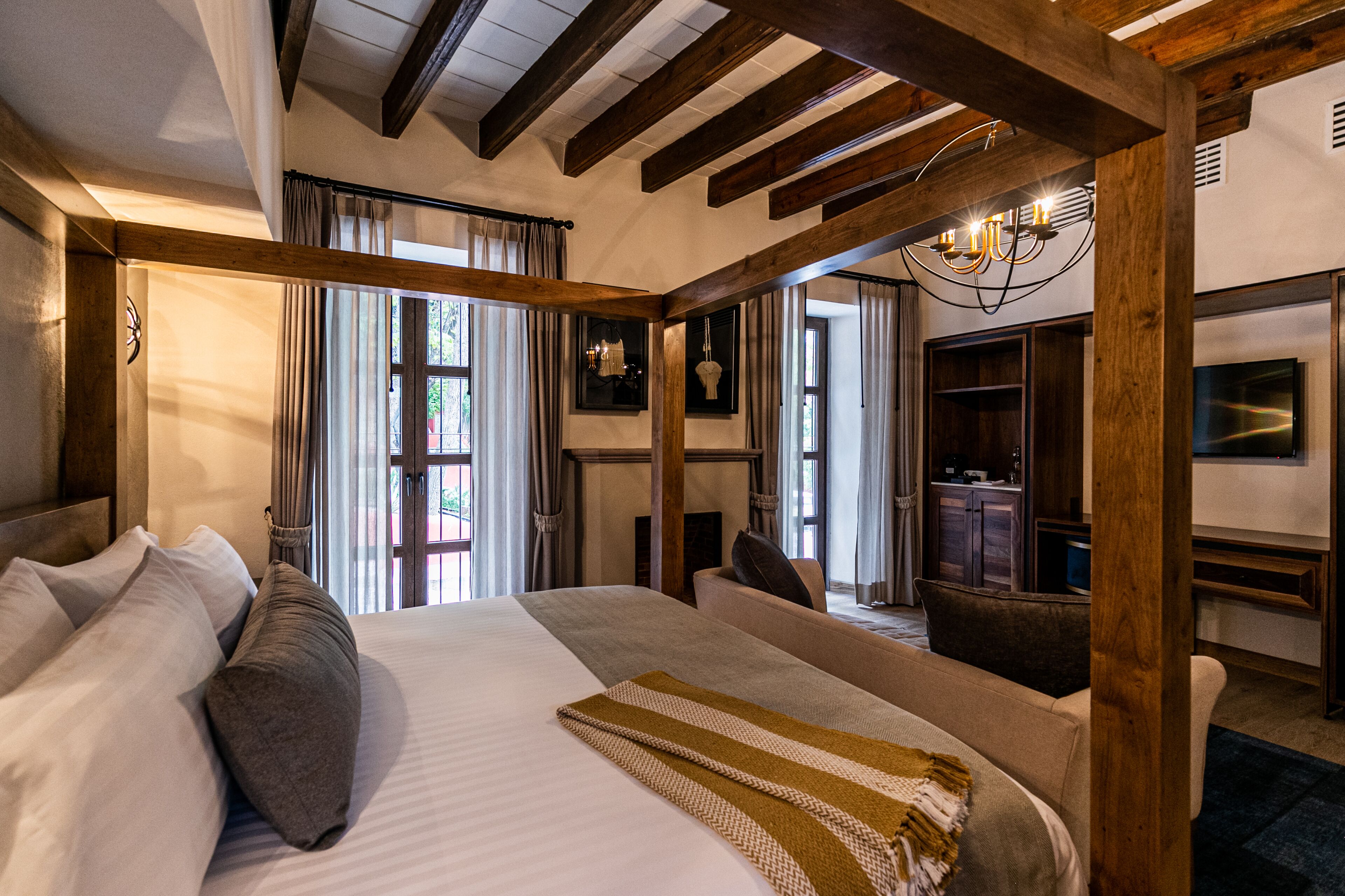 classic room (ce) | 1 bedroom, minibar, in-room safe, blackout curtains