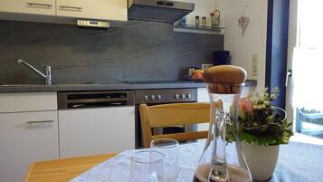 Kühlschrank, Herdplatte, Geschirrspüler