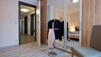 2 Schlafzimmer, Babybetten, kostenloses WLAN