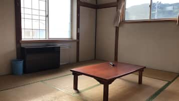 传统客房 (Japanese Style, for 4 Guests, Main) | 免费 WiFi