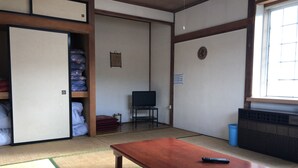 Japanese Style Room for 4 Guests, Main Building | WiFi (free) - Country House Seki (Hachimantai)