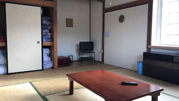 传统客房 (Japanese Style, for 4 Guests, Main) | 免费 WiFi