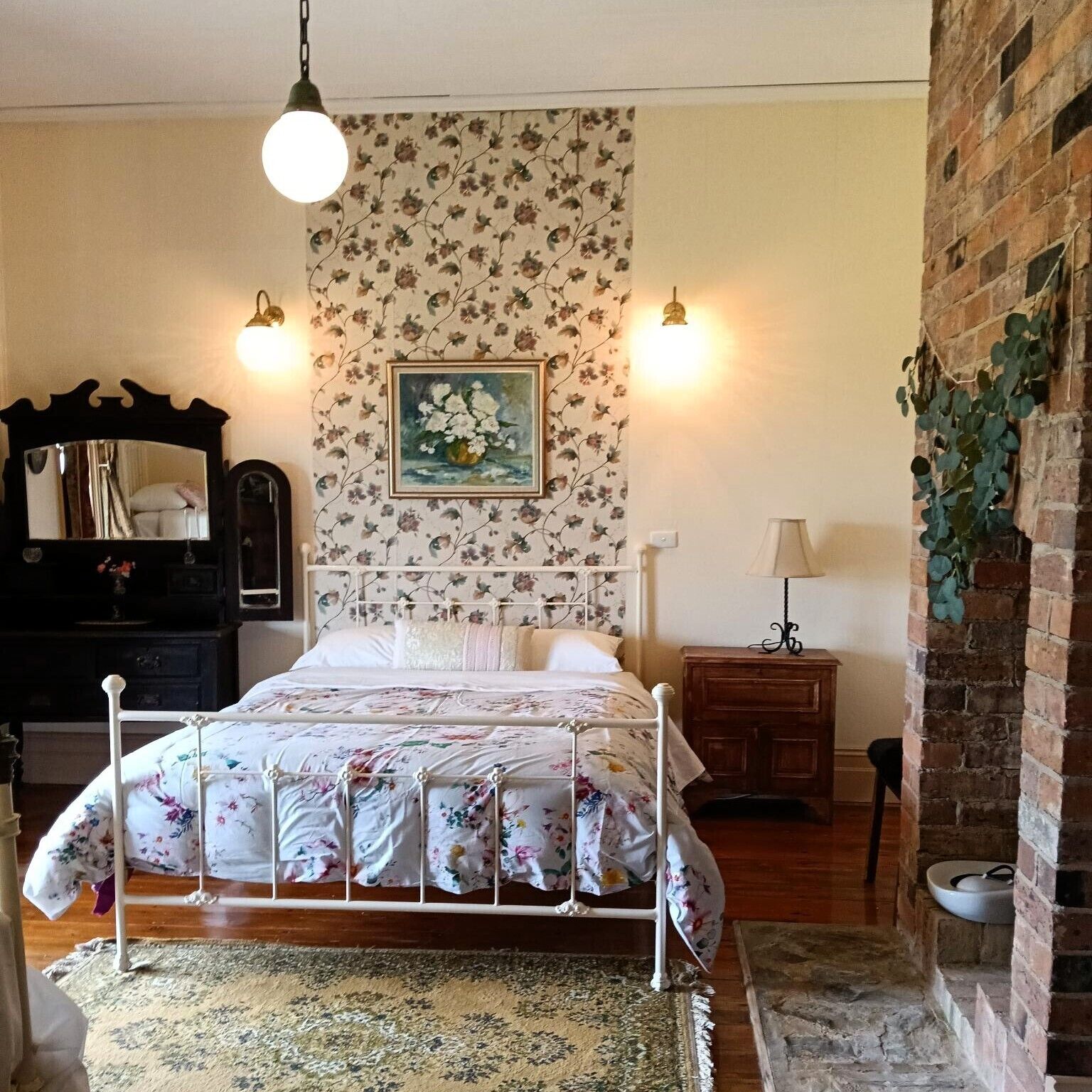 4 bedrooms, free WiFi, bed sheets, wheelchair access