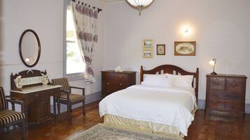 4 bedrooms, free WiFi, bed sheets, wheelchair access