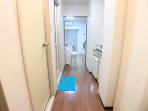 Individually decorated, individually furnished, laptop workspace - HOTEL AARON Tsuten West (Osaka)