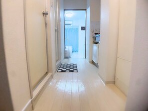 Individually decorated, individually furnished, laptop workspace - HOTEL AARON Tsuten West (Osaka)