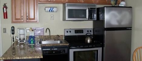 Condo, Multiple Beds (112) | Private kitchen | Fridge, microwave, stovetop, dishwasher