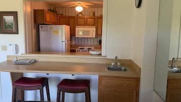 Condo, Multiple Beds (Sugar Ski & Country Club Unit 416 Bro) | Private kitchen