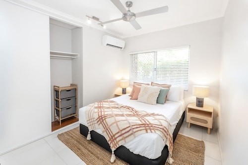 Mango Wood Villa - Tropical Coastal Living