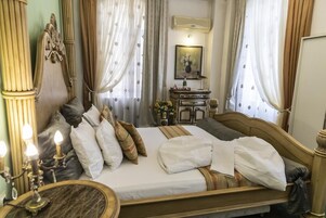 Sábanas de algodón egipcio, ropa de cama de alta calidad y minibar 