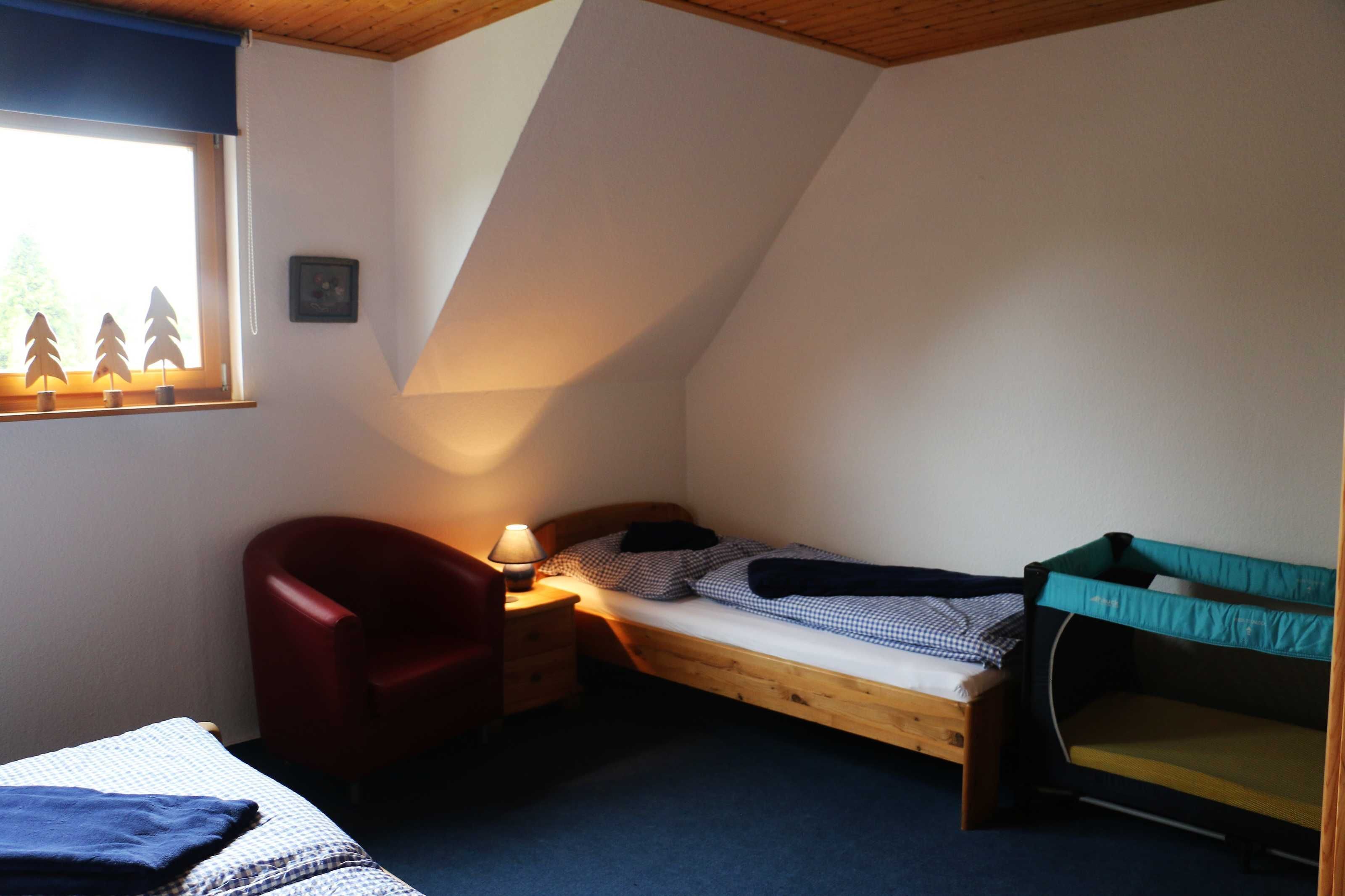 3 chambres, coffres-forts dans les chambres, fer et planche à repasser