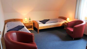 3 Schlafzimmer, Zimmersafe, Bügeleisen/Bügelbrett, Reisekinderbett