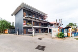 Exterior - OYO 1132 The Nine (Pattaya)