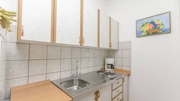 Eget kjøkken | Kjøleskap, kjøkkenutstyr og fryser