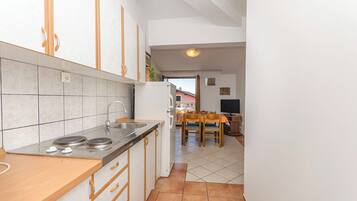 Frigorifero, pentole/stoviglie/utensili, freezer