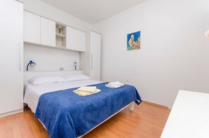 Iron/ironing board, free WiFi - Apartment Nika (Starigrad)