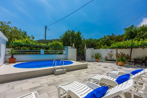 Outdoor pool - House Annie (Vinodol)