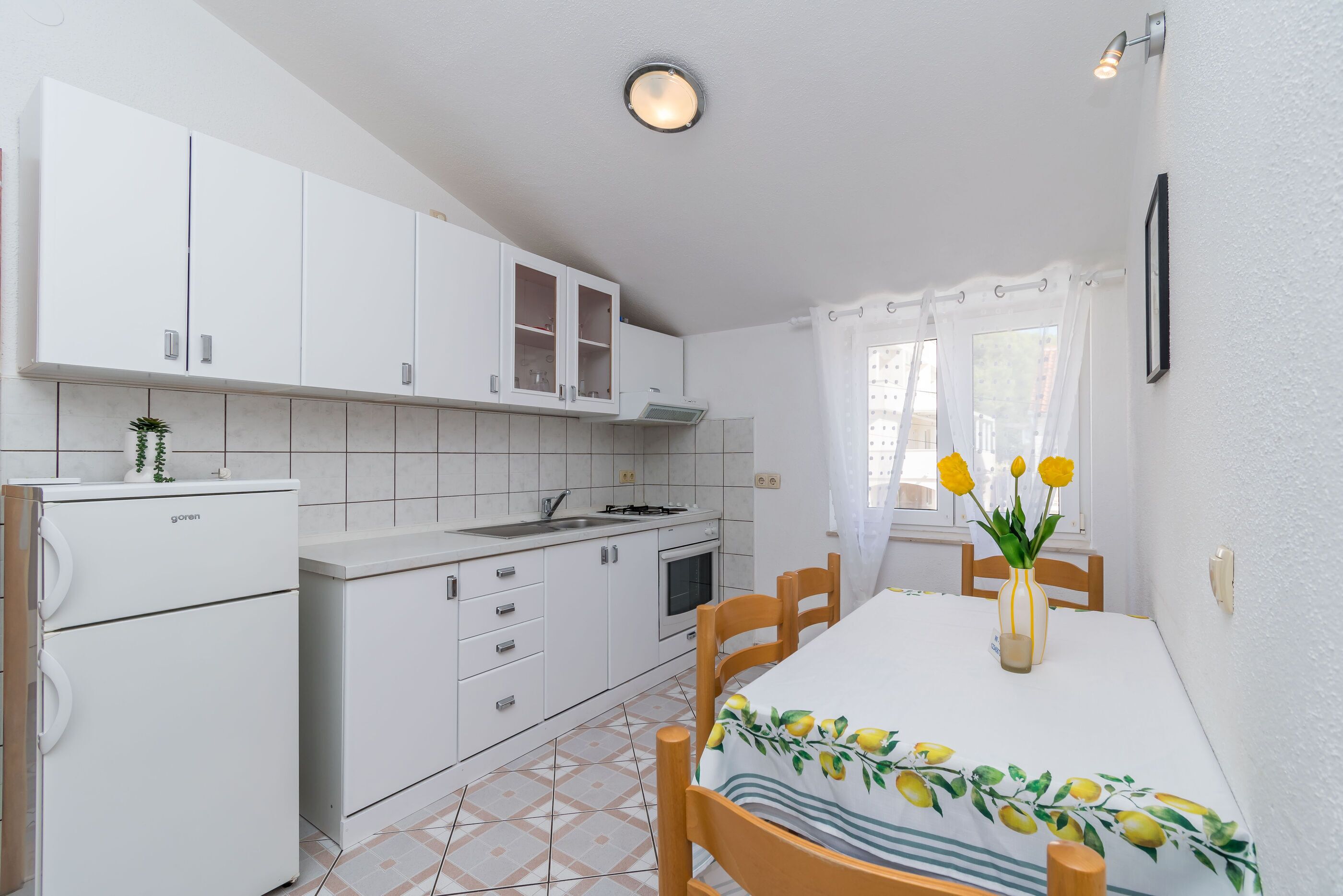 Huoneisto (A4) | Ruokailu