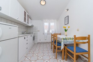 Apartment (A4) | Speisen