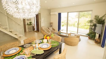 Villa, 3 Schlafzimmer | Essbereich im Zimmer