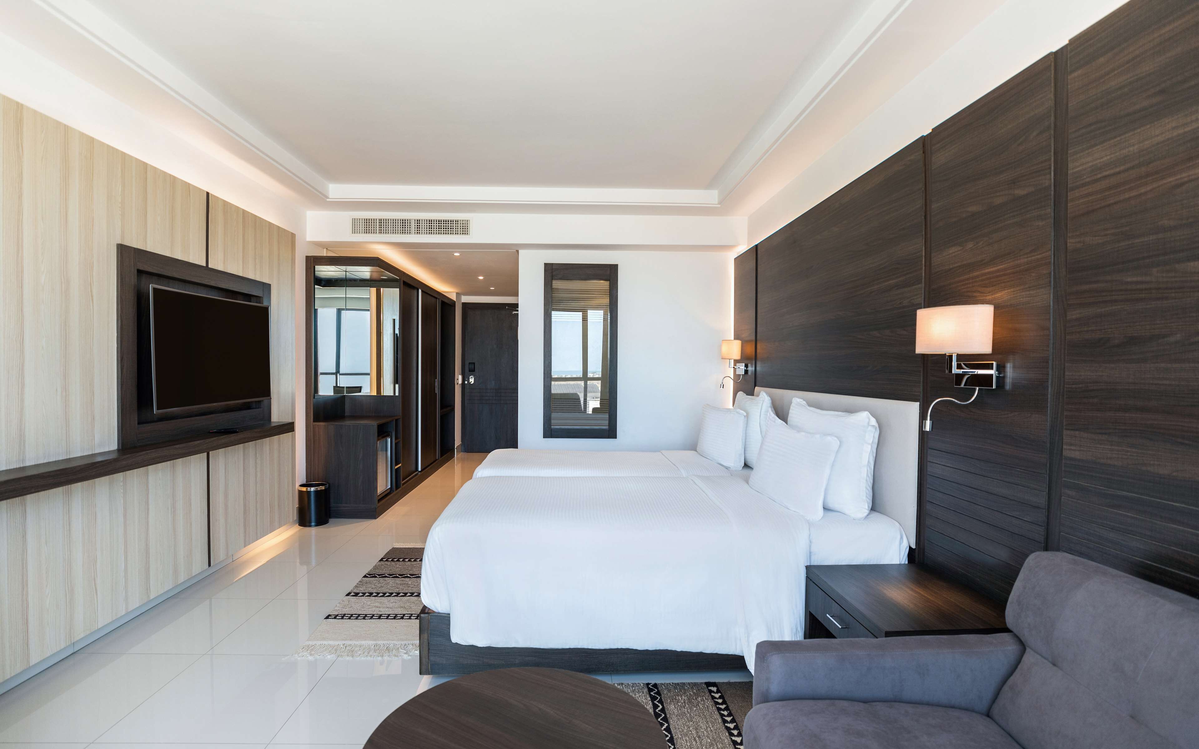 Phòng Tiêu chuẩn, quang cảnh thành phố | Minibar, bàn, khu vực làm việc phù hợp cho laptop 